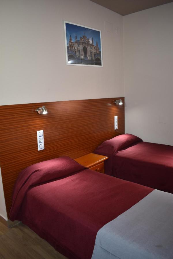 Hostal Alamare Séville Extérieur photo