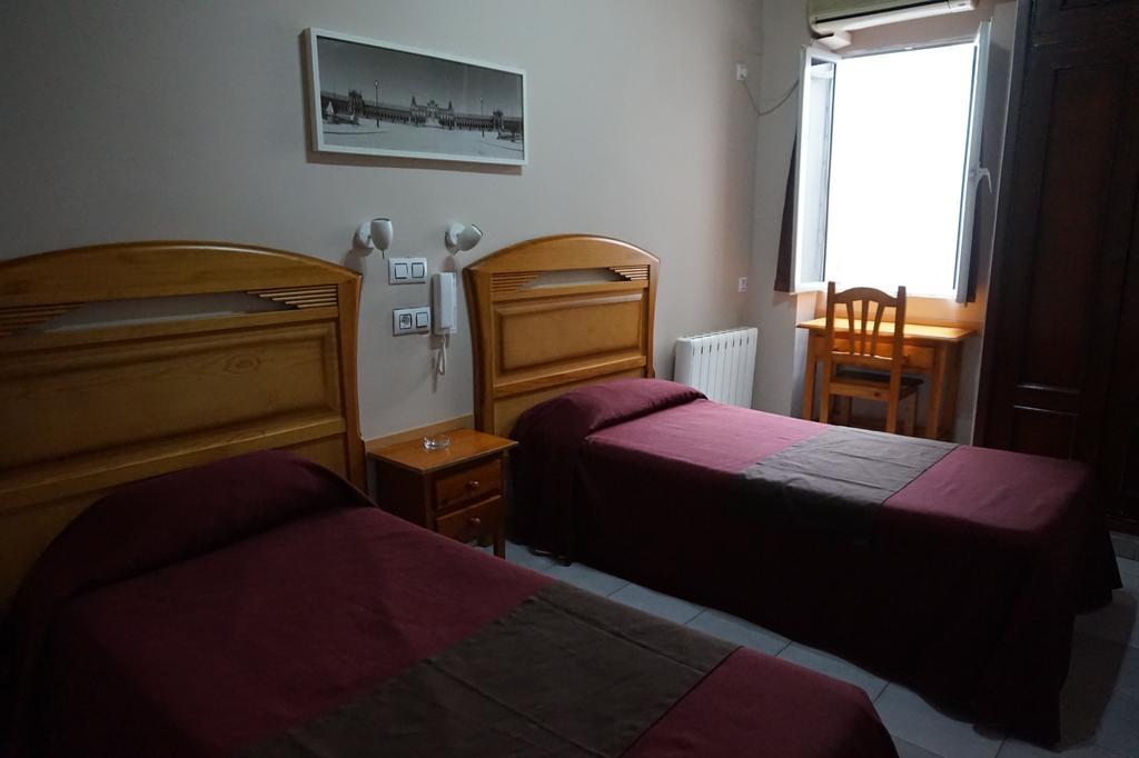 Hostal Alamare Séville Extérieur photo
